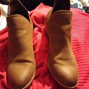 Universal Tread Ankle boots